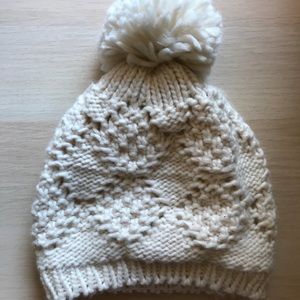 Old Navy White Pom Pom Knit Hat